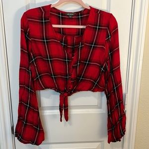 Tie front cropped shirt. Cute red plaid. Light weight.